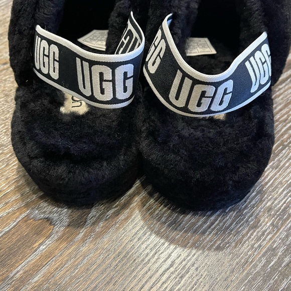Ugg Black Fuzzy Sandals/Slippers-Sz-6 - Picture 4 of 9